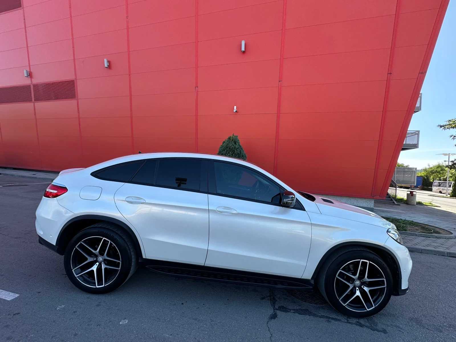 Mercedes-Benz GLE 350 БАРТЕР* AMG* Панорама* Distronik - изображение 4