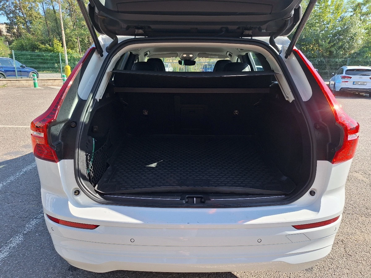 Volvo XC60  B4 / AWD / Momentum Pro / Auto - изображение 4
