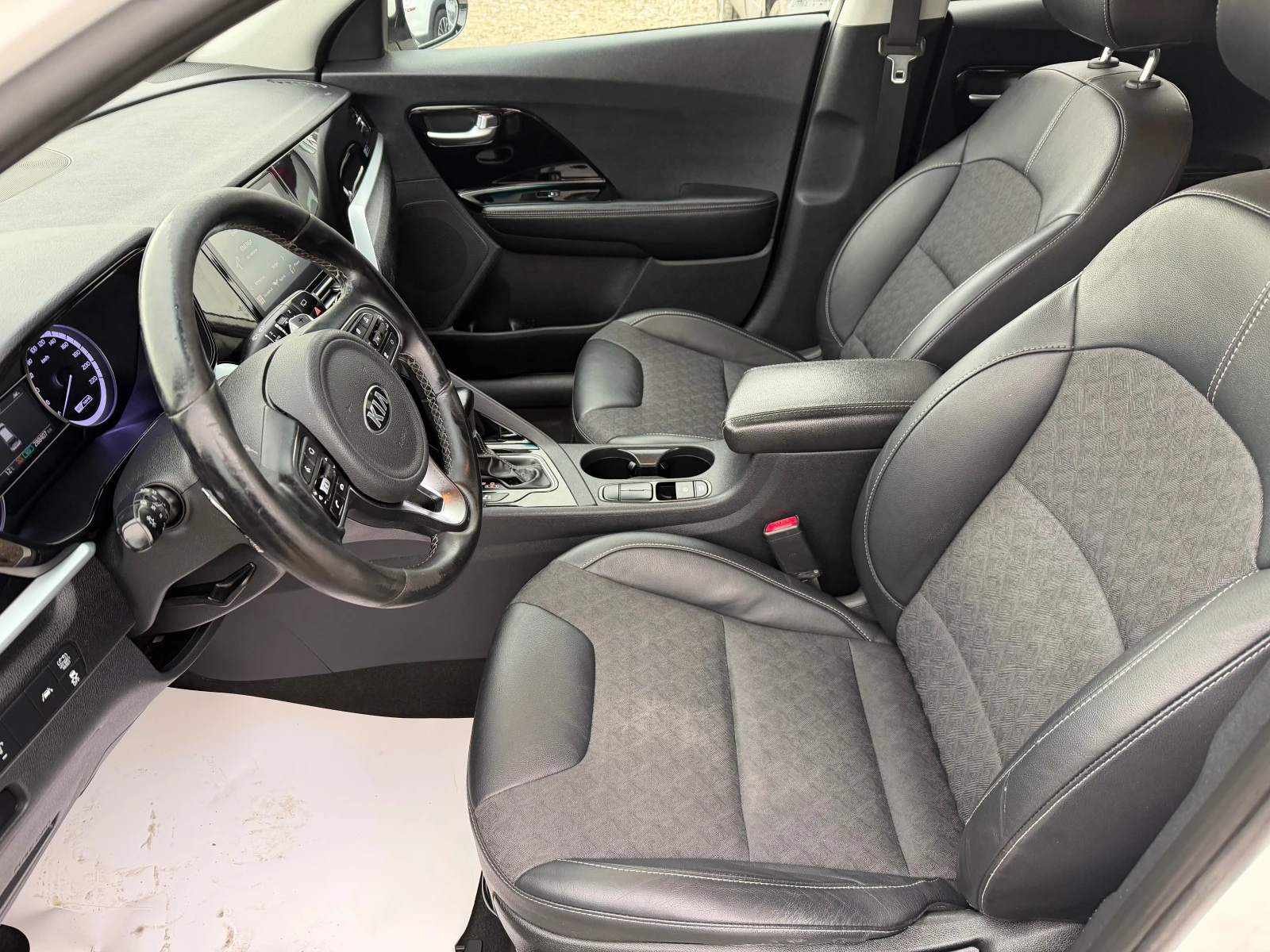 Kia Niro 1.6 HYBRID - изображение 9