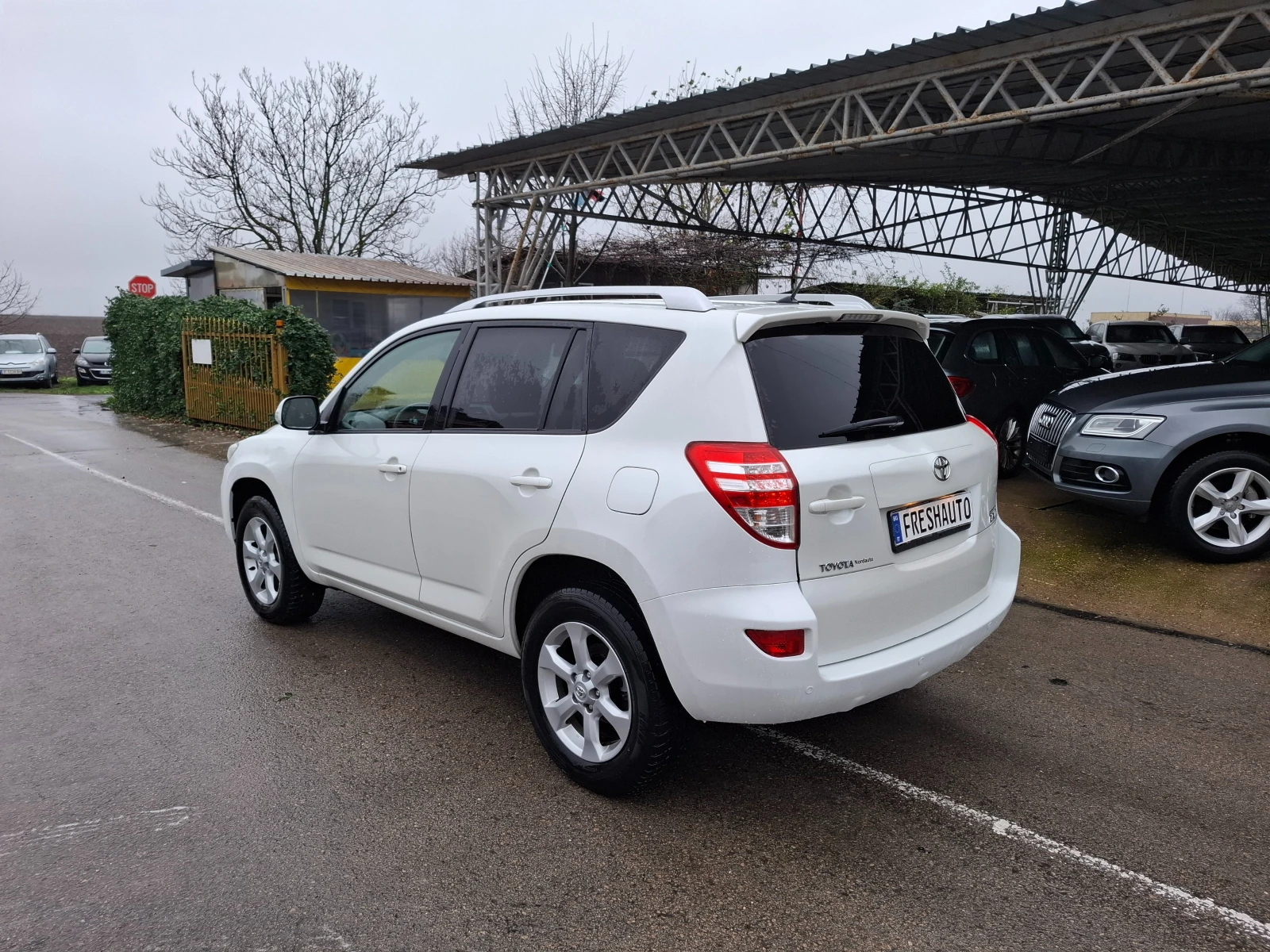Toyota Rav4 2.2D4D Navi Кожа Подгрев - изображение 4