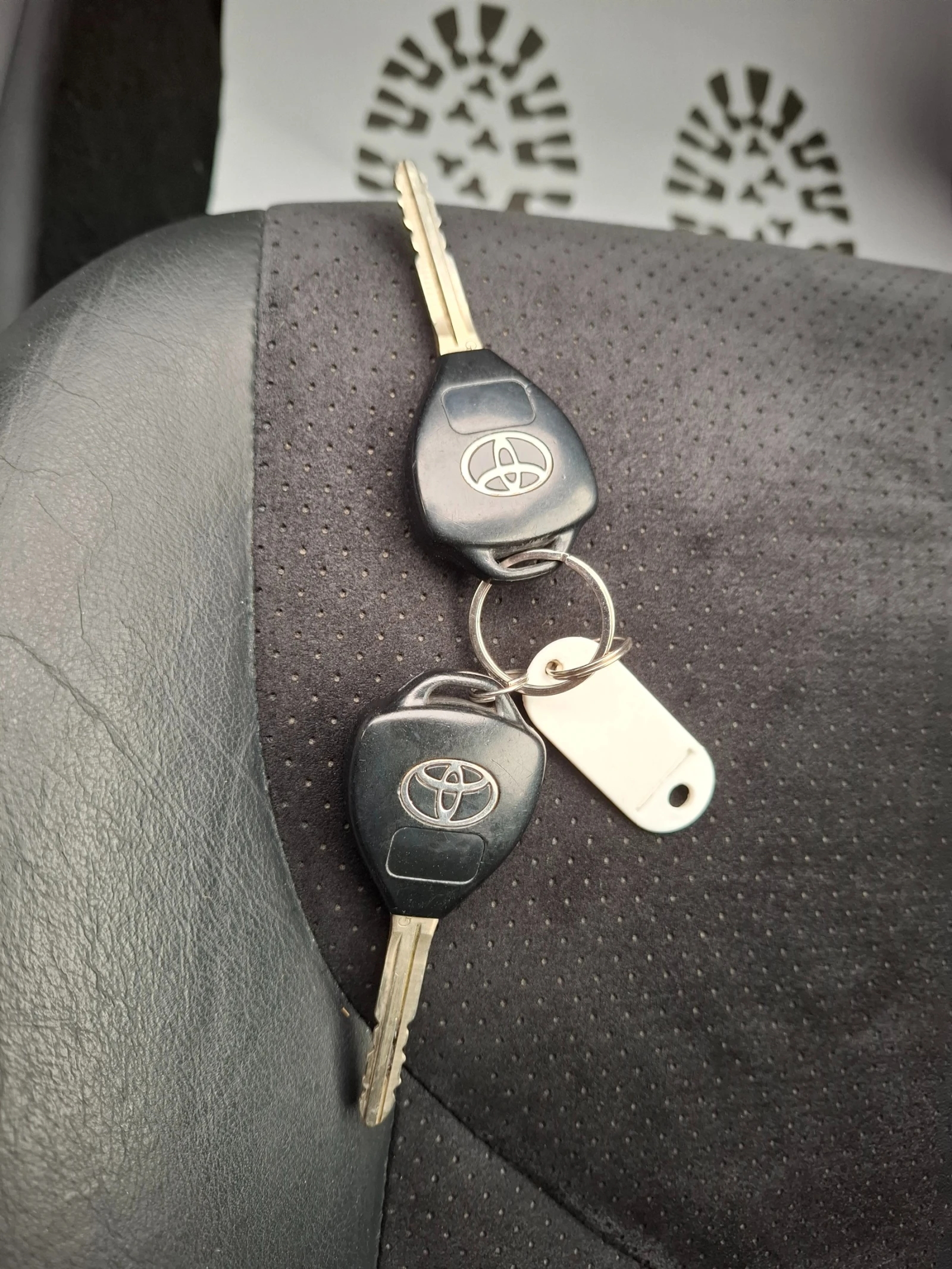 Toyota Rav4 2.2D4D Navi   | Mobile.bg   15