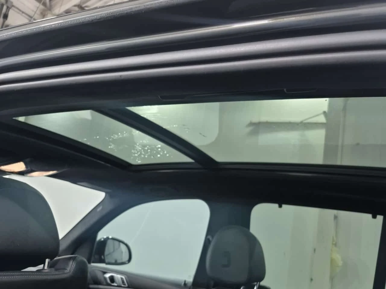 BMW X5 XDRIVE| M ПАКЕТ| SWAROWSKI| HUD| 360| ДВА КЛЮЧА, снимка 16 - Автомобили и джипове - 53841481