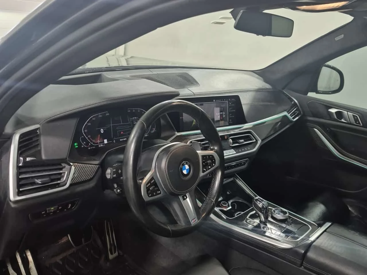 BMW X5 XDRIVE| M ПАКЕТ| SWAROWSKI| HUD| 360| ДВА КЛЮЧА, снимка 11 - Автомобили и джипове - 53841481