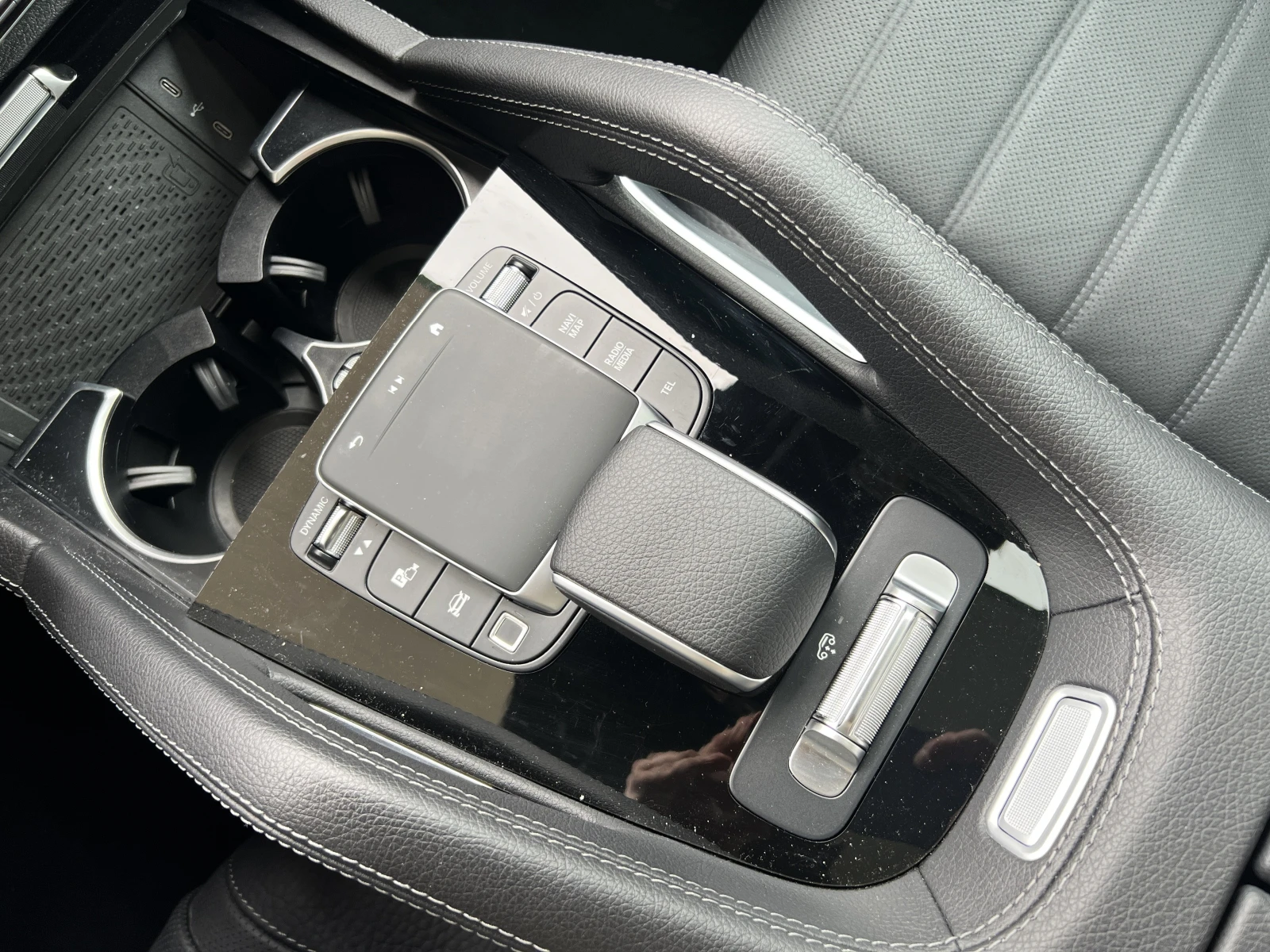 Mercedes-Benz GLS580 AMG/4MATIC/FACELIFT/MANUFAKTUR/HEAD UP/BURM/PANO/, снимка 11 - Автомобили и джипове - 54027992