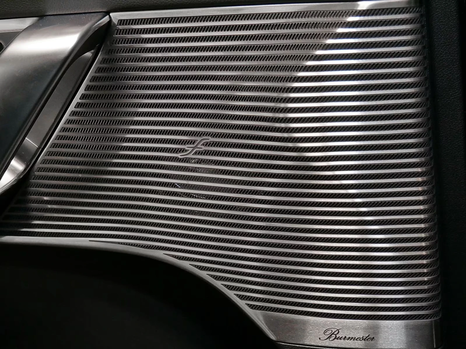 Mercedes-Benz GLC 400 EQ 4-MATIC AMG BURMESTER NIGHT-PAKET HYPERSCREEN, снимка 11 - Автомобили и джипове - 54128288