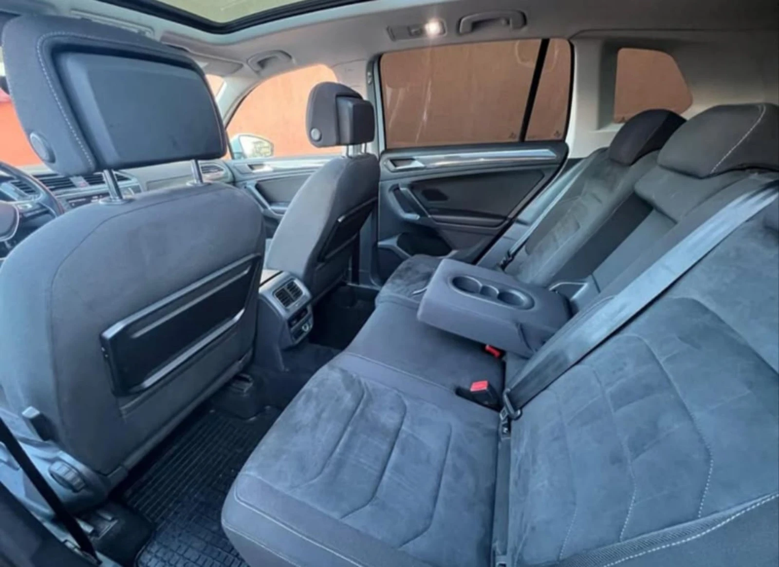 VW Tiguan 2.0 TDI, DSG 2017, снимка 7 - Автомобили и джипове - 54169960