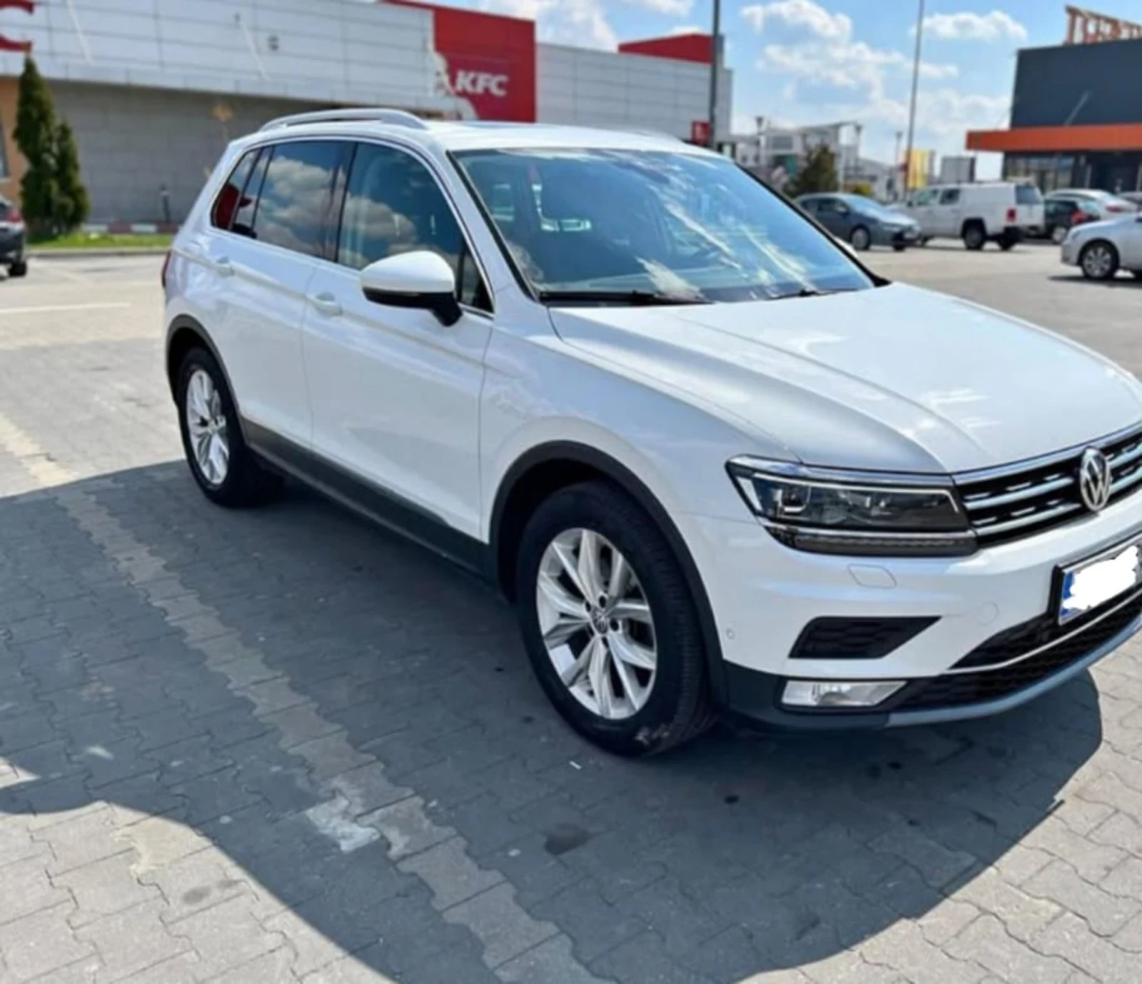 VW Tiguan 2.0 TDI, DSG 2017, снимка 3 - Автомобили и джипове - 54169960