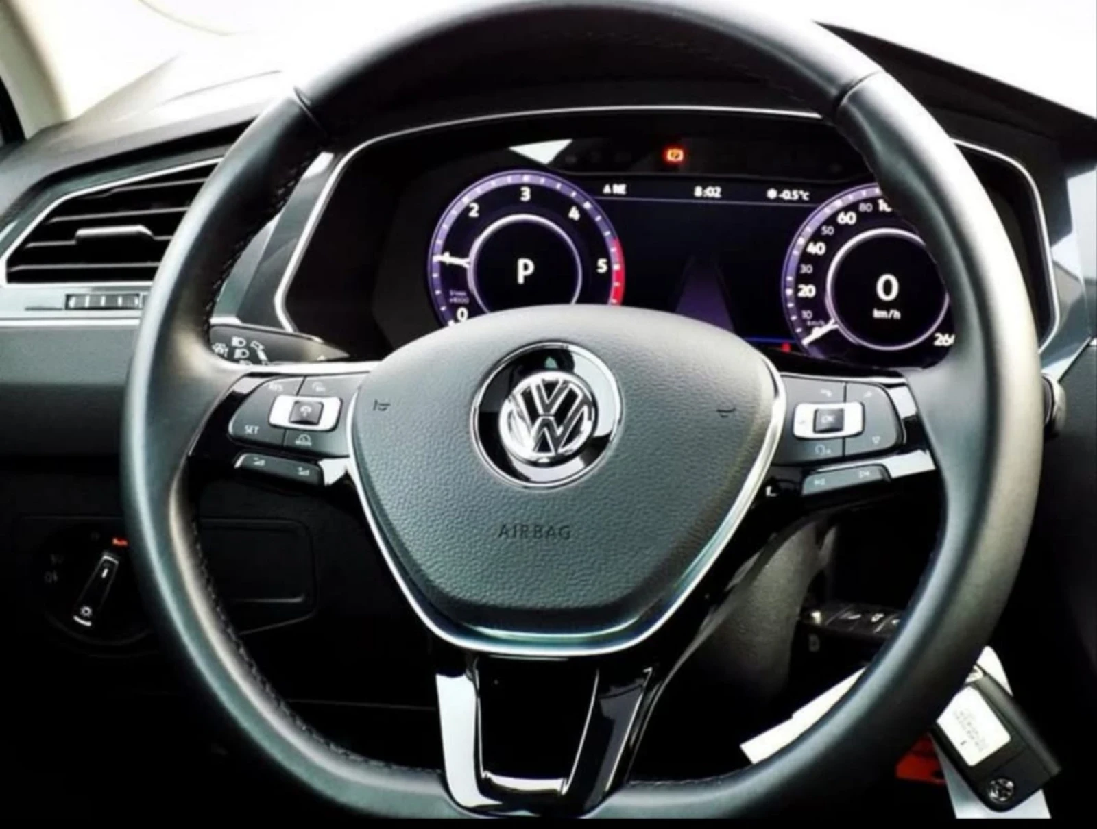 VW Tiguan 2.0 TDI, DSG 2017, снимка 8 - Автомобили и джипове - 54169960