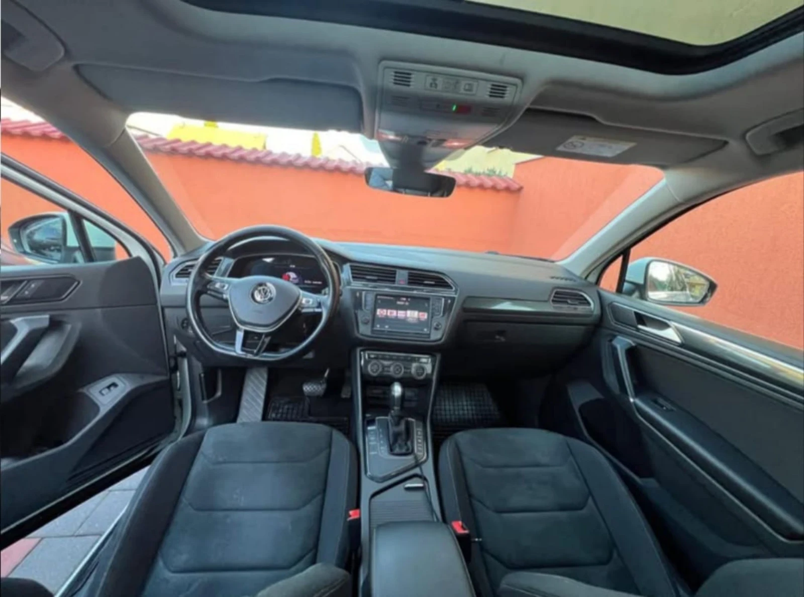 VW Tiguan 2.0 TDI, DSG 2017, снимка 9 - Автомобили и джипове - 54169960