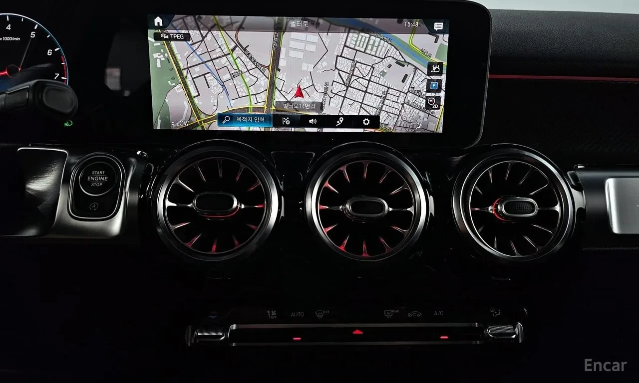Mercedes-Benz GLB 250 АМГ ПАКЕТ/4MATIC/ЛЕНТИ/АМБИЕНТНО/ПОДГРЕВ/ПАНОРАМА, снимка 14 - Автомобили и джипове - 55904262