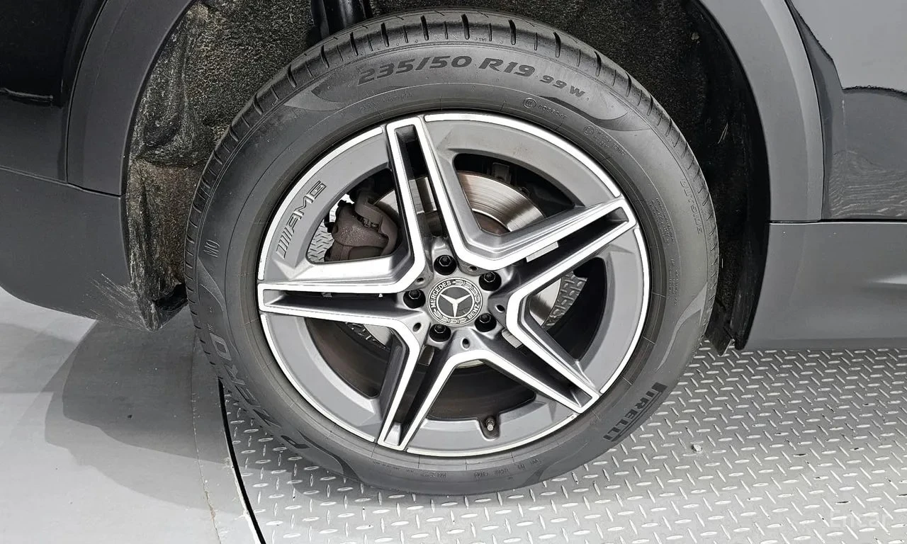 Mercedes-Benz GLB 250 АМГ ПАКЕТ/4MATIC/ЛЕНТИ/АМБИЕНТНО/ПОДГРЕВ/ПАНОРАМА, снимка 5 - Автомобили и джипове - 55904262