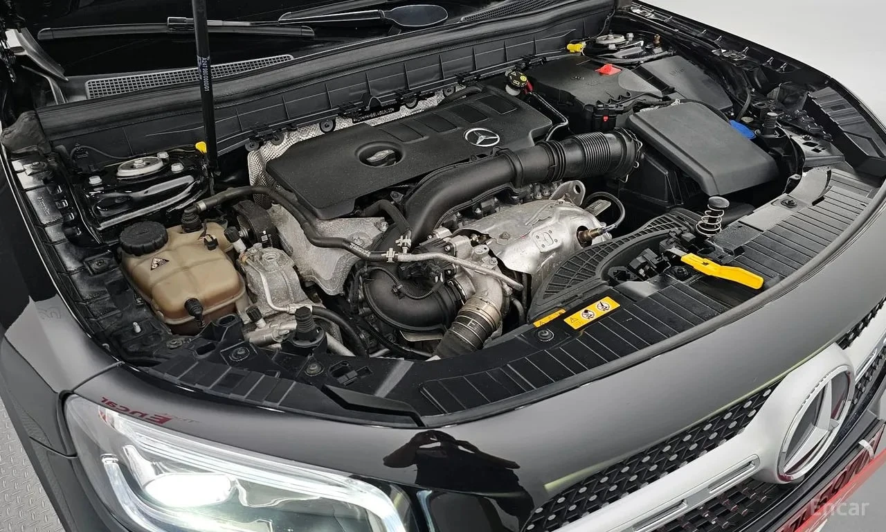 Mercedes-Benz GLB 250 АМГ ПАКЕТ/4MATIC/ЛЕНТИ/АМБИЕНТНО/ПОДГРЕВ/ПАНОРАМА, снимка 6 - Автомобили и джипове - 55904262