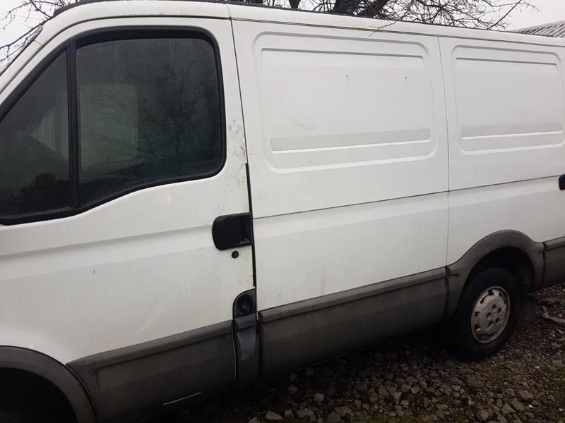 Iveco Daily 2.8 D, снимка 11 - Бусове и автобуси - 42072403