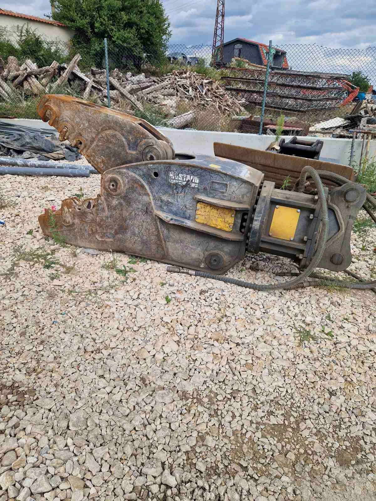 Багер Komatsu HB215-1 Hybrid - изображение 10