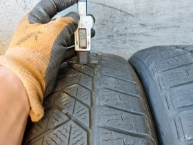 Гуми Зимни 245/45R19, снимка 4