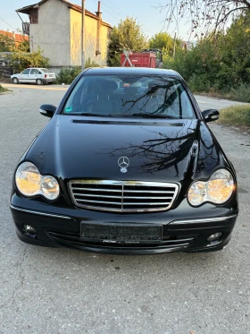 Mercedes-Benz 220, снимка 7