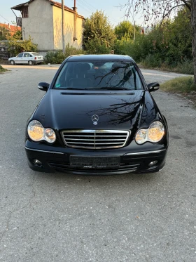 Mercedes-Benz 220, снимка 3