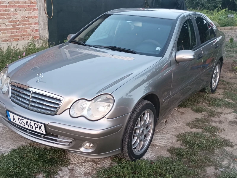 Mercedes-Benz C 180 W203, бензин, 143ph, снимка 2 - Автомобили и джипове - 48806290