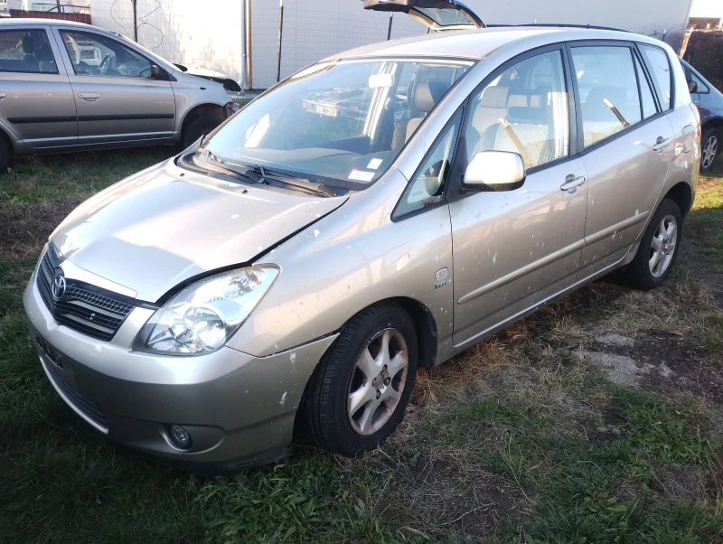 Toyota Corolla verso 1.6 бензин на части, снимка 3 - Автомобили и джипове - 49050737