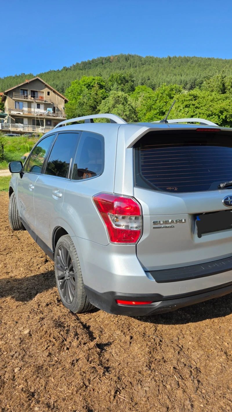 Subaru Forester 2.0i LPG Керамика, снимка 3 - Автомобили и джипове - 52728396