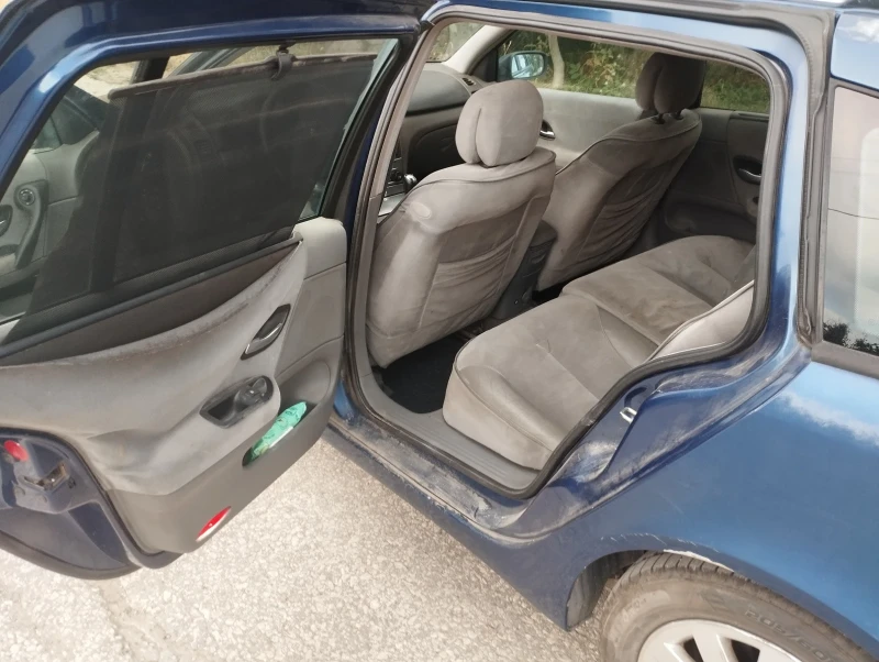 Renault Laguna 1.9 120 КС , снимка 7 - Автомобили и джипове - 52289040