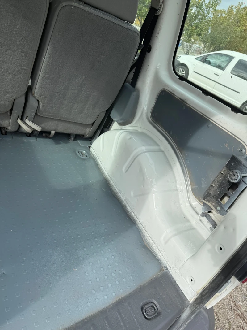 VW Caddy, снимка 15 - Автомобили и джипове - 52140369