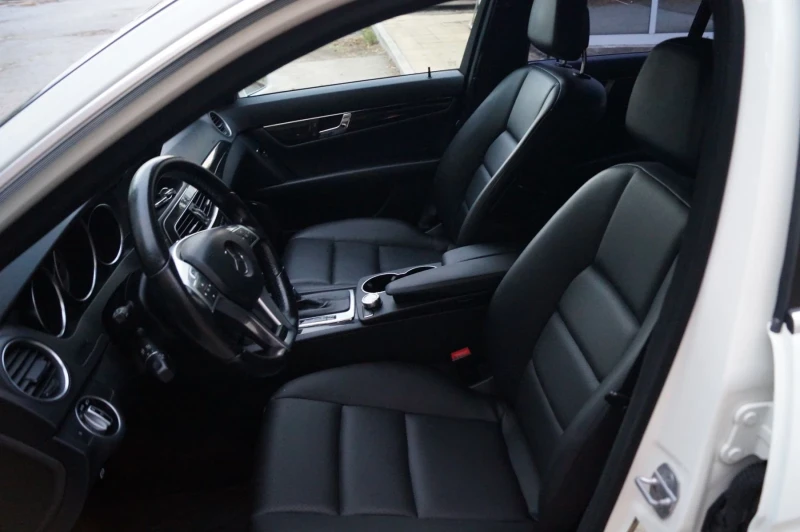 Mercedes-Benz C 300 C300 4matic, снимка 10 - Автомобили и джипове - 52732318