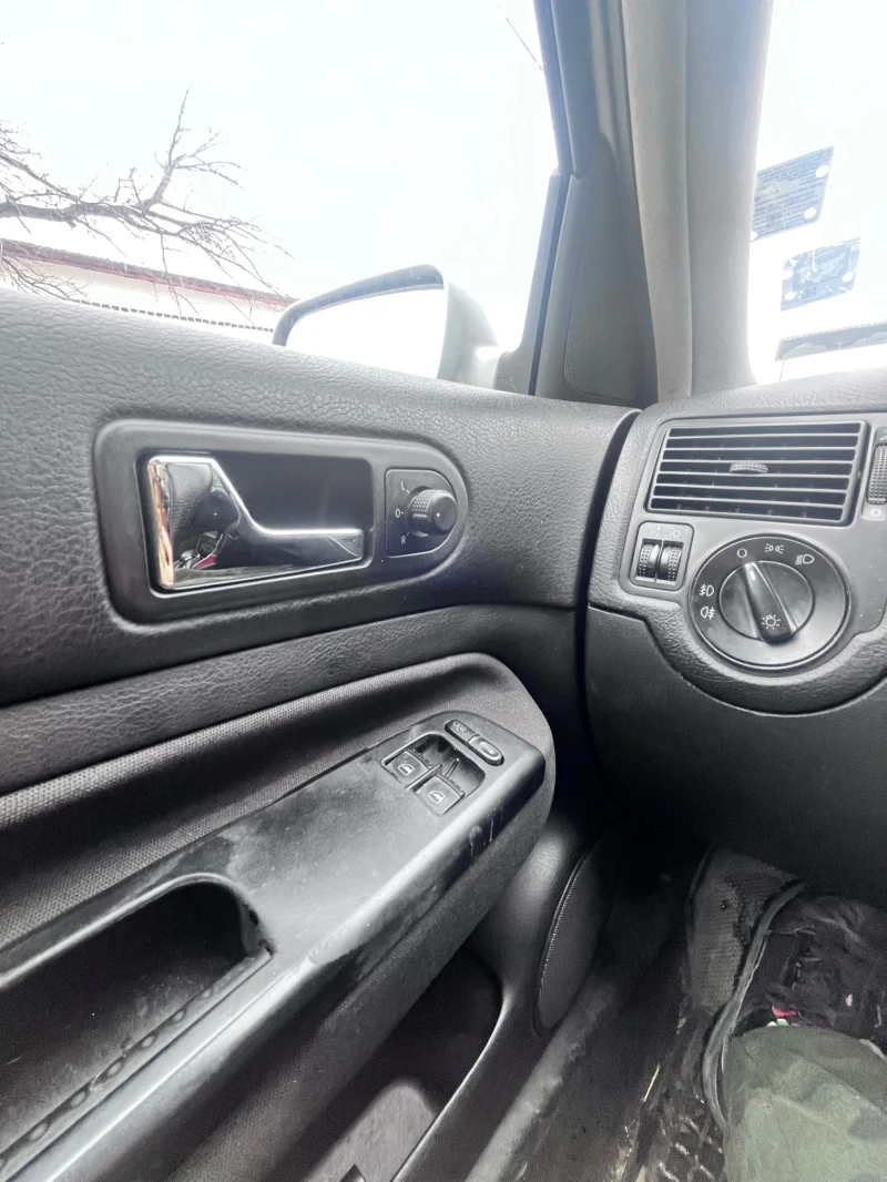 VW Golf 1.9 131, снимка 8 - Автомобили и джипове - 53449022