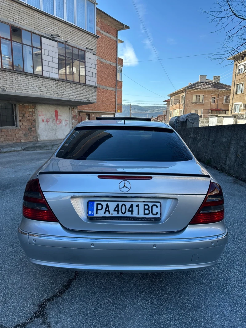Mercedes-Benz E 270 2.7CDI, снимка 5 - Автомобили и джипове - 53456855