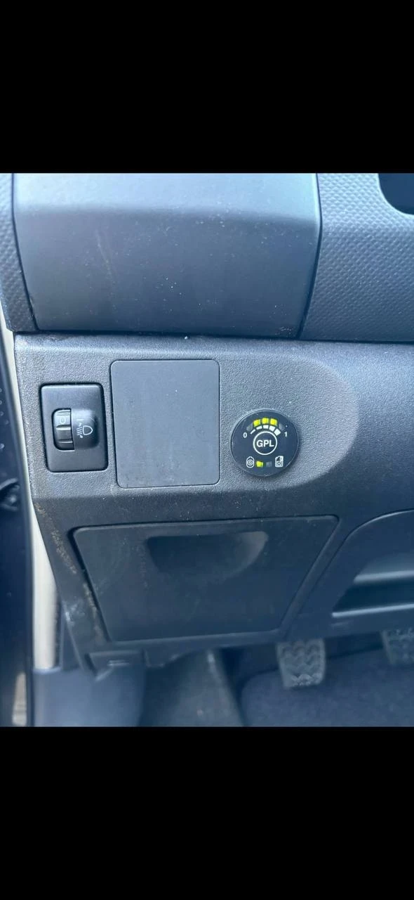 Toyota Yaris  - изображение 10