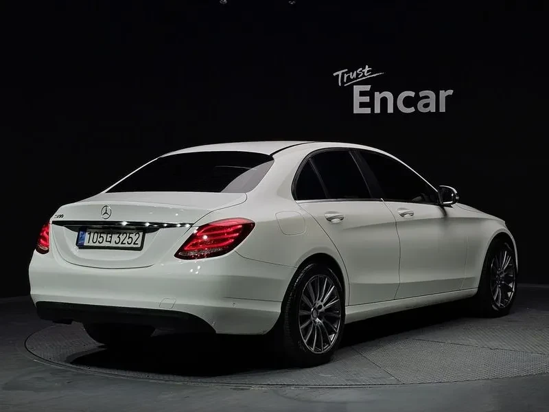 Mercedes-Benz C 200 САМО 30% АВАНС, снимка 2 - Автомобили и джипове - 55947075