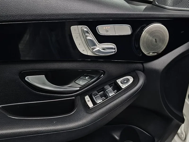 Mercedes-Benz C 200 САМО 30% АВАНС, снимка 17 - Автомобили и джипове - 55947075