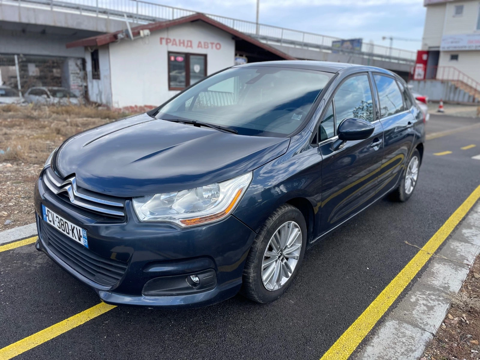 Citroen C4 1.6e-HDI-AUTO-NAVI-панорама - изображение 2