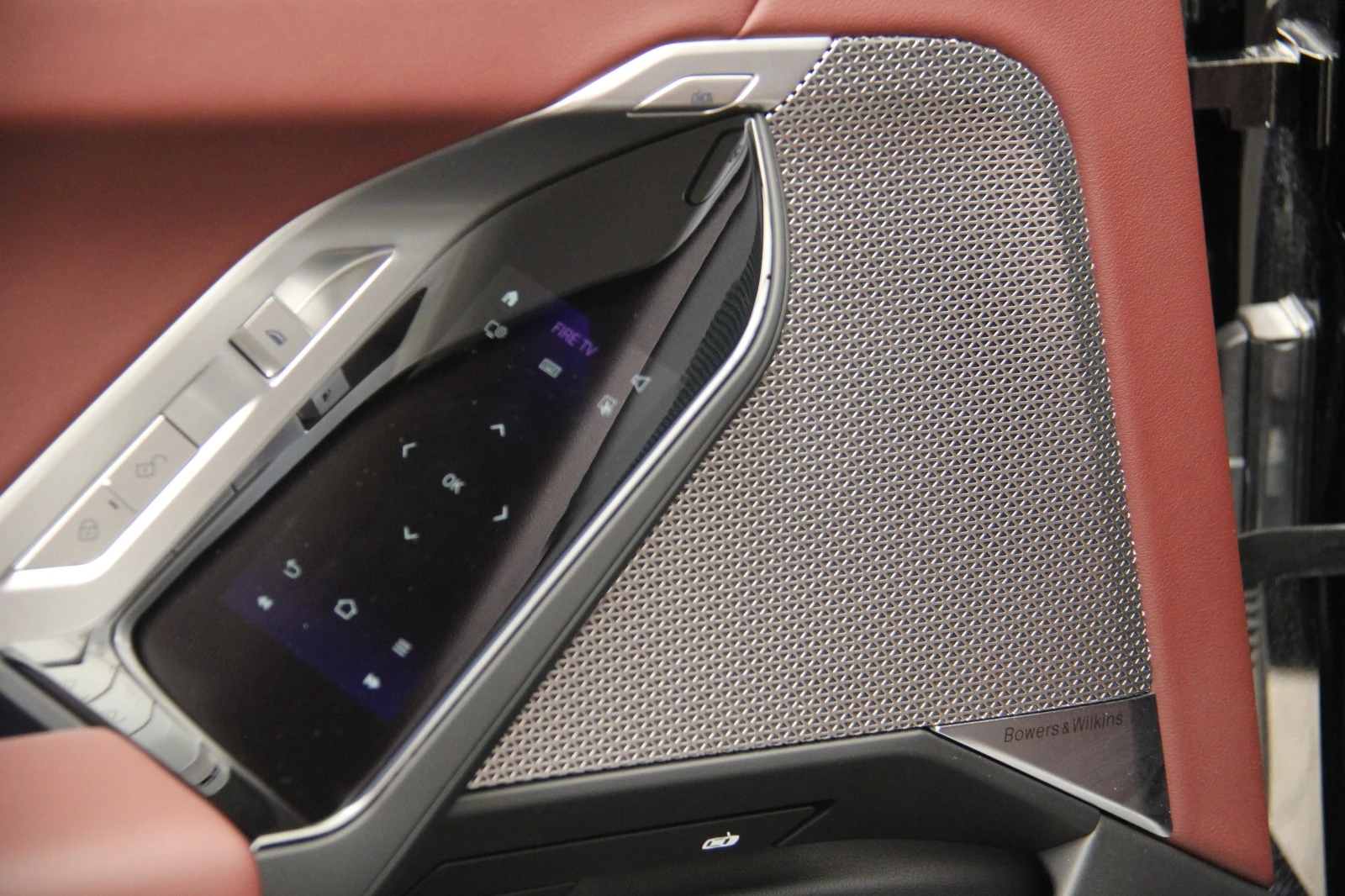 BMW 760  V8/SWAROWSKI/Xdrive/Theater Scr/M-Pack/Bower&Wilk | Mobile.bg   16