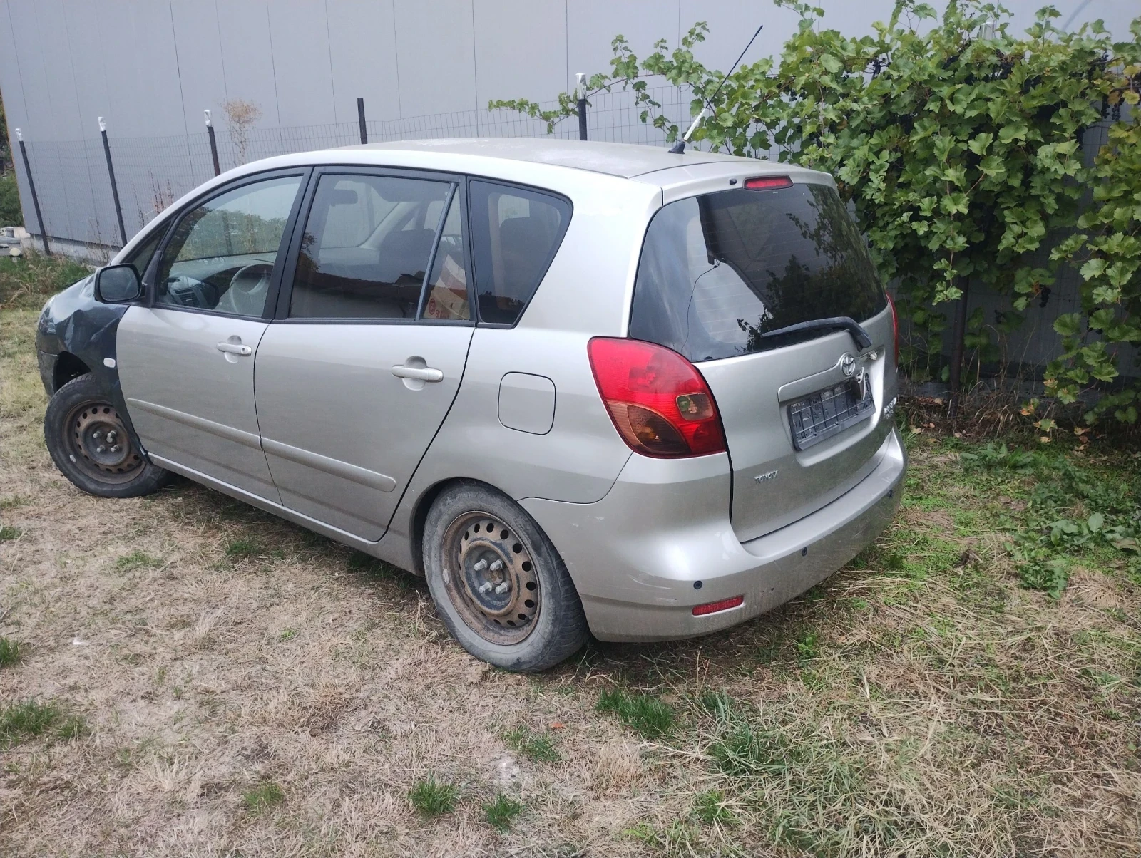 Toyota Corolla verso 2 .1.6   2.0 d4d | Mobile.bg   13