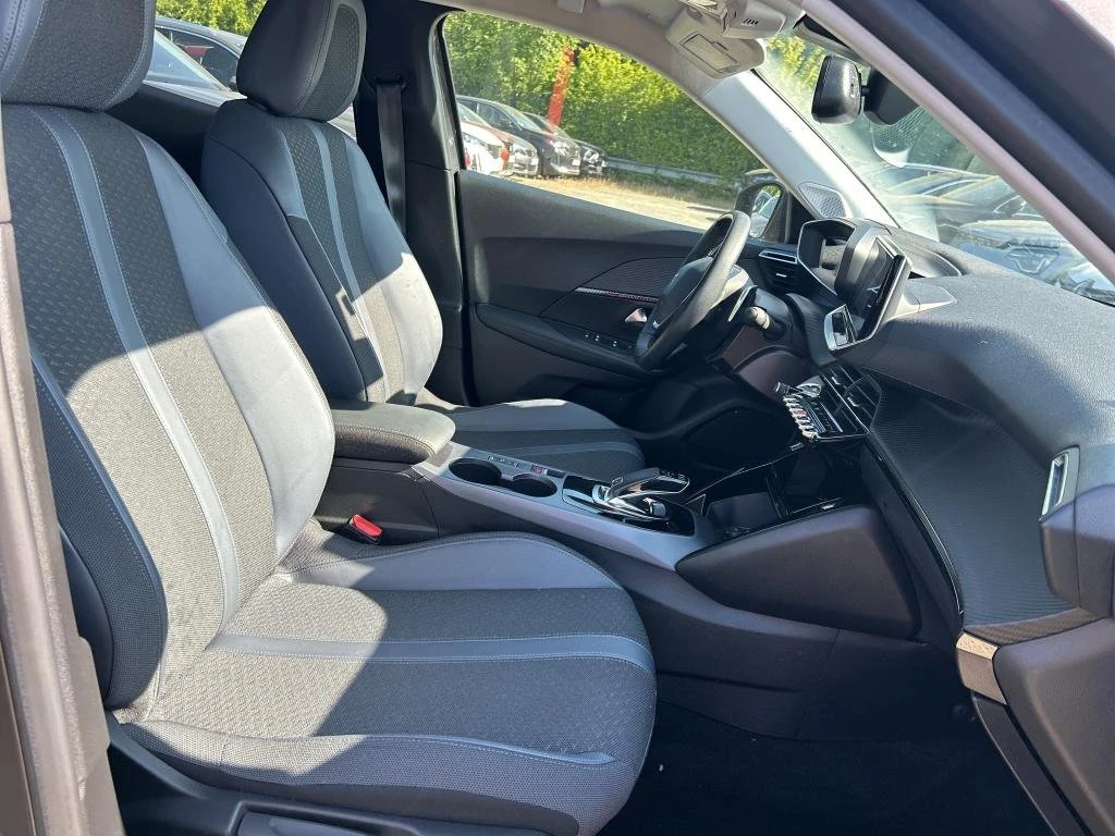 Peugeot 2008 Digital 3D Cockpit/S&S EAT8/Cam - изображение 7