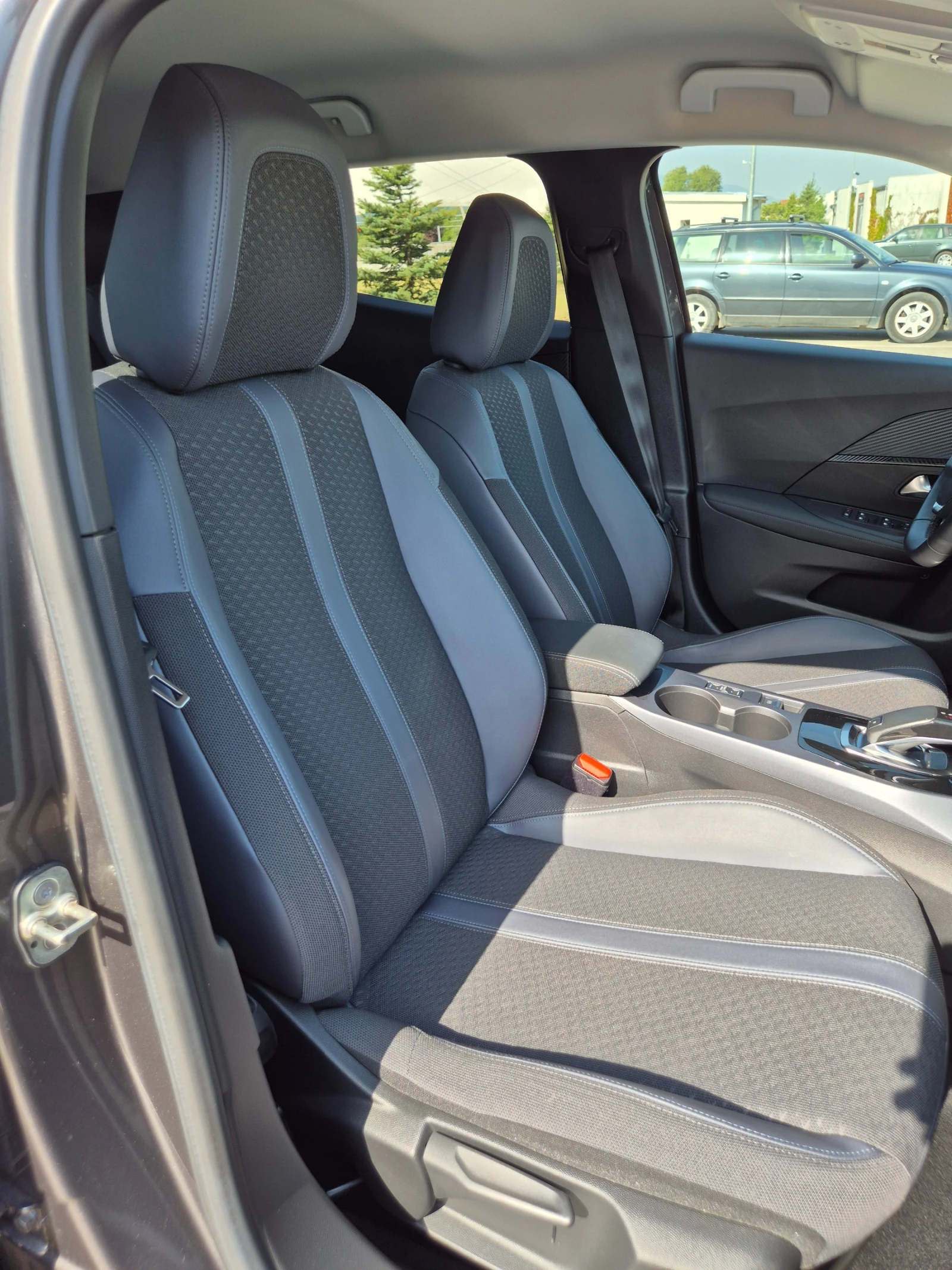 Peugeot 2008 Digital 3D i-cockpit/S&S EAT8/Cam - изображение 8