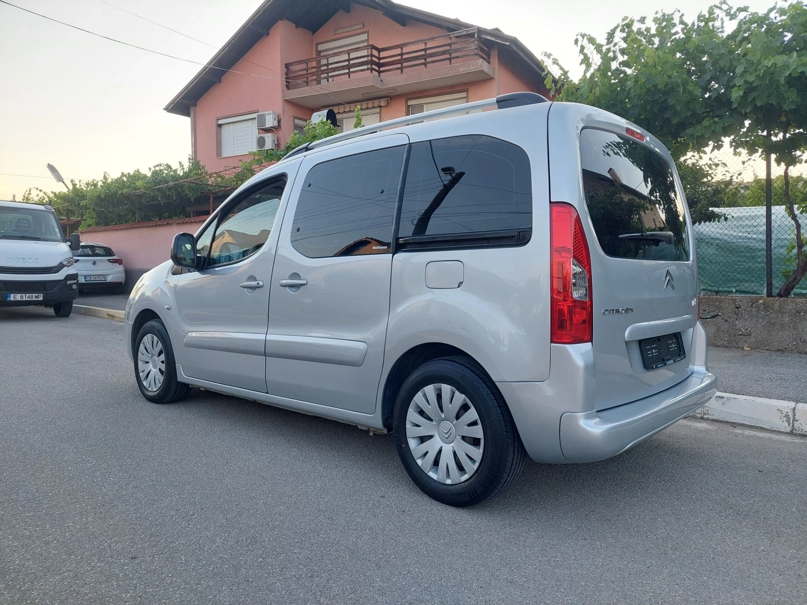Citroen Berlingo 1.6HDI.90KS - изображение 6
