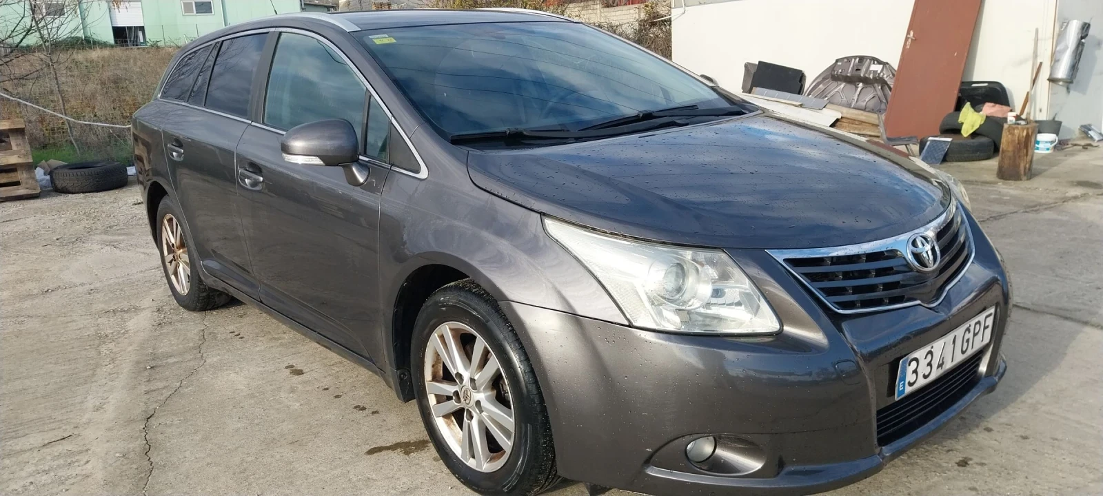 Toyota Avensis 2.0 126кс 6ск - изображение 2