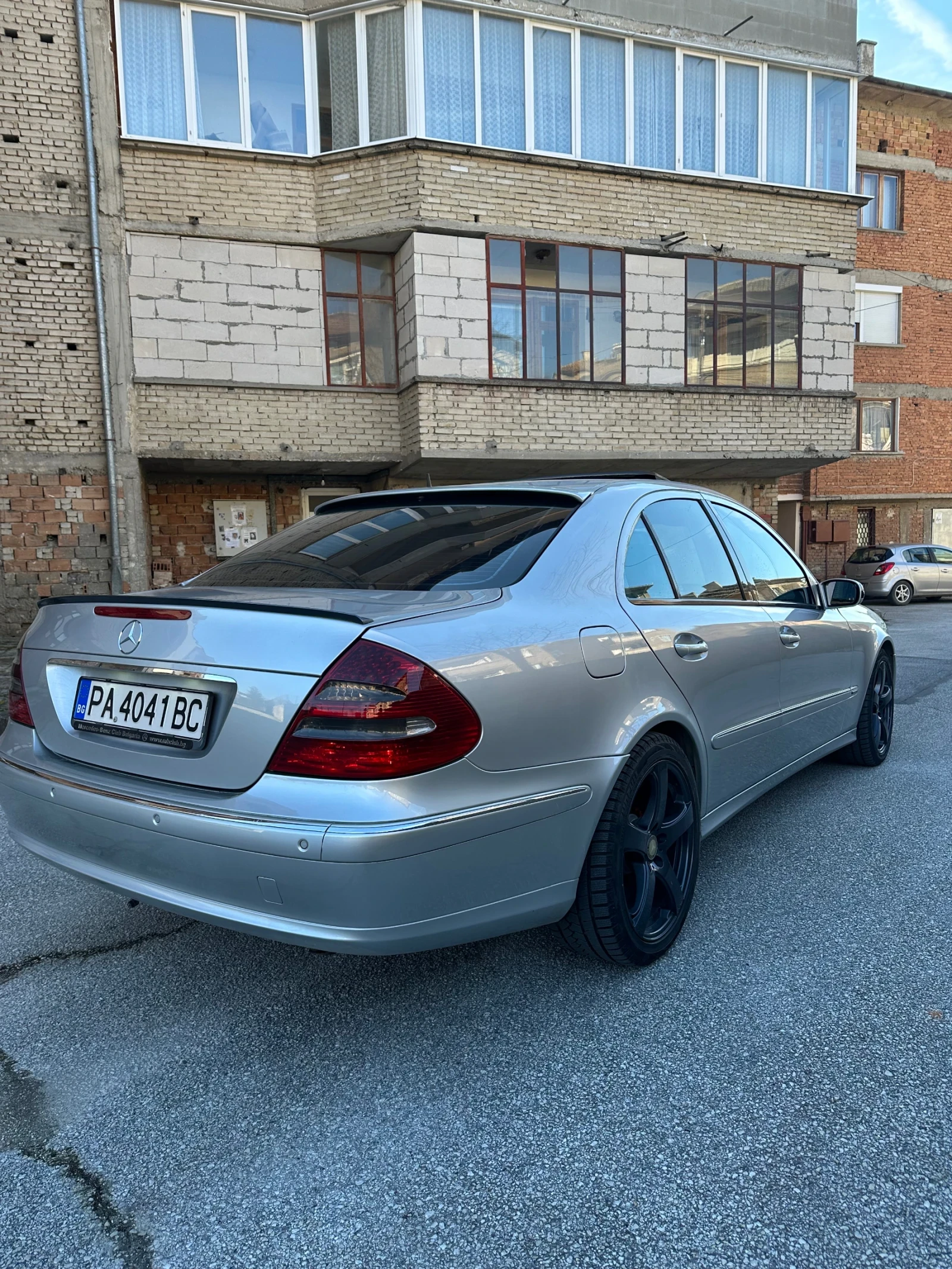 Mercedes-Benz E 270 2.7CDI - изображение 6