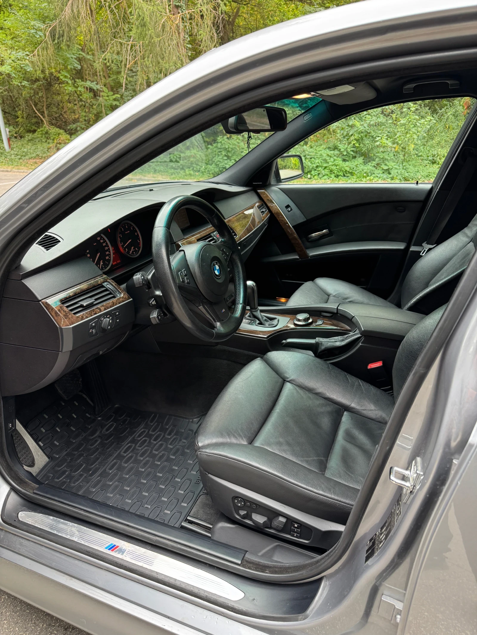 BMW 530 XI Газ бензин , снимка 9 - Автомобили и джипове - 53612408