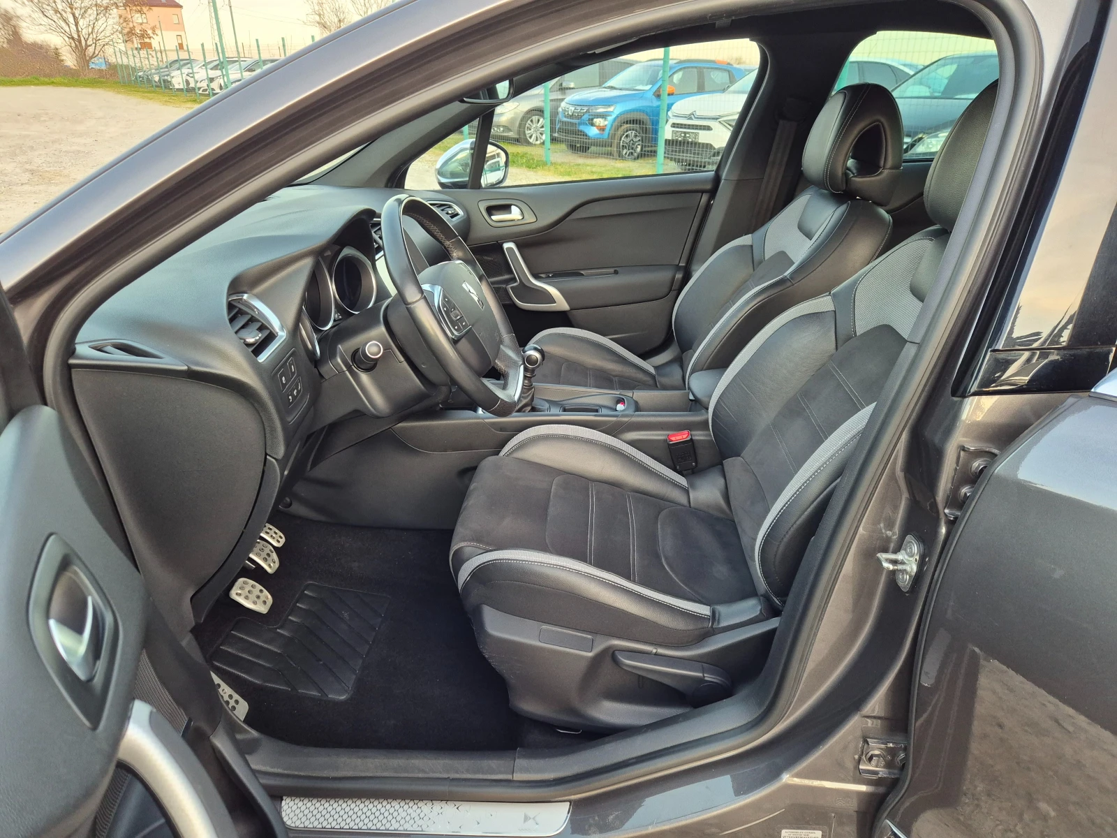 DS DS 4 1.2i, снимка 13 - Автомобили и джипове - 53807608