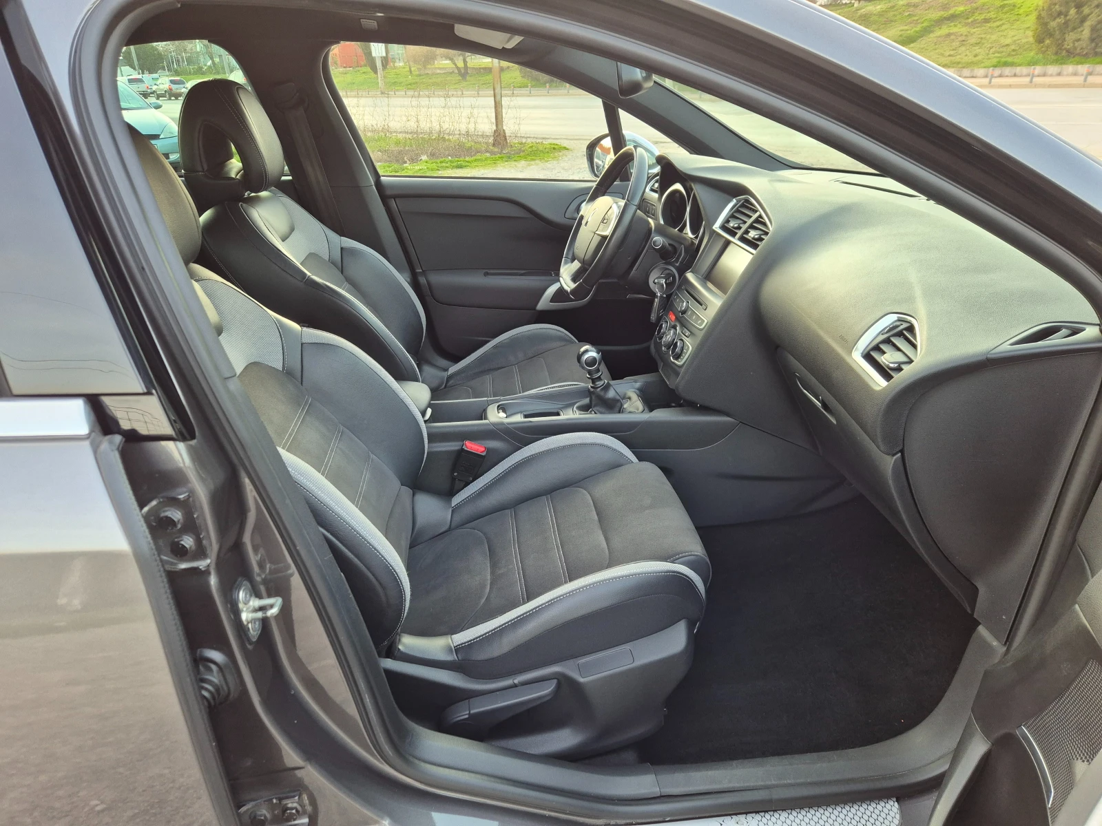 DS DS 4 1.2i, снимка 9 - Автомобили и джипове - 53807608