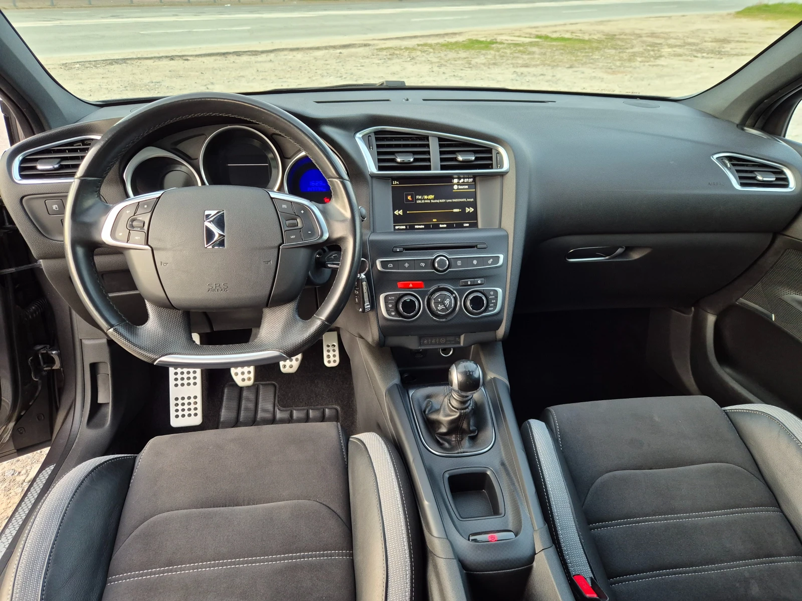 DS DS 4 1.2i, снимка 14 - Автомобили и джипове - 53807608