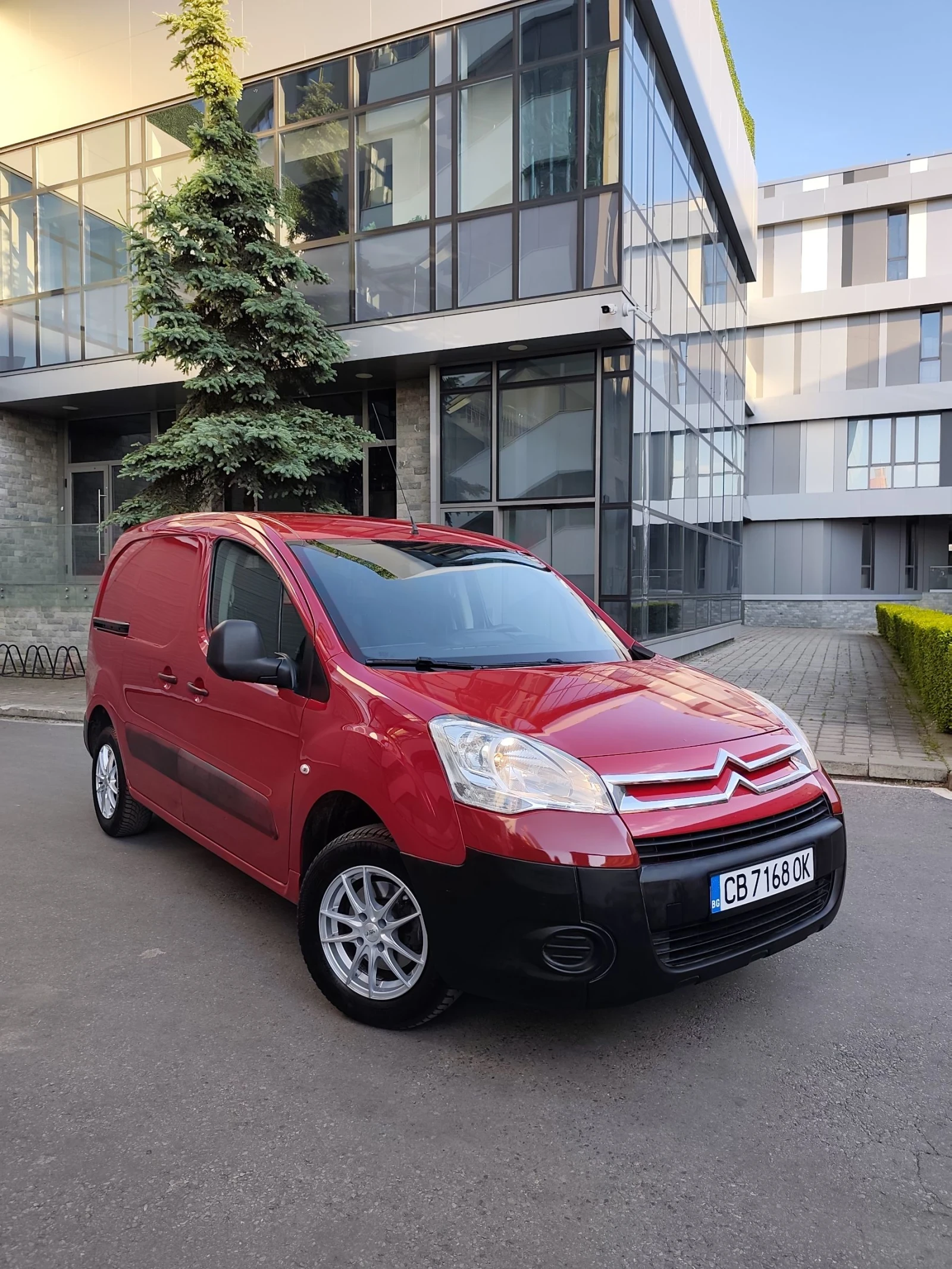 Citroen Berlingo 1.6HDI ТОП , NAVI , УНИКАЛЕН 100хил.км, снимка 2 - Автомобили и джипове - 54842528