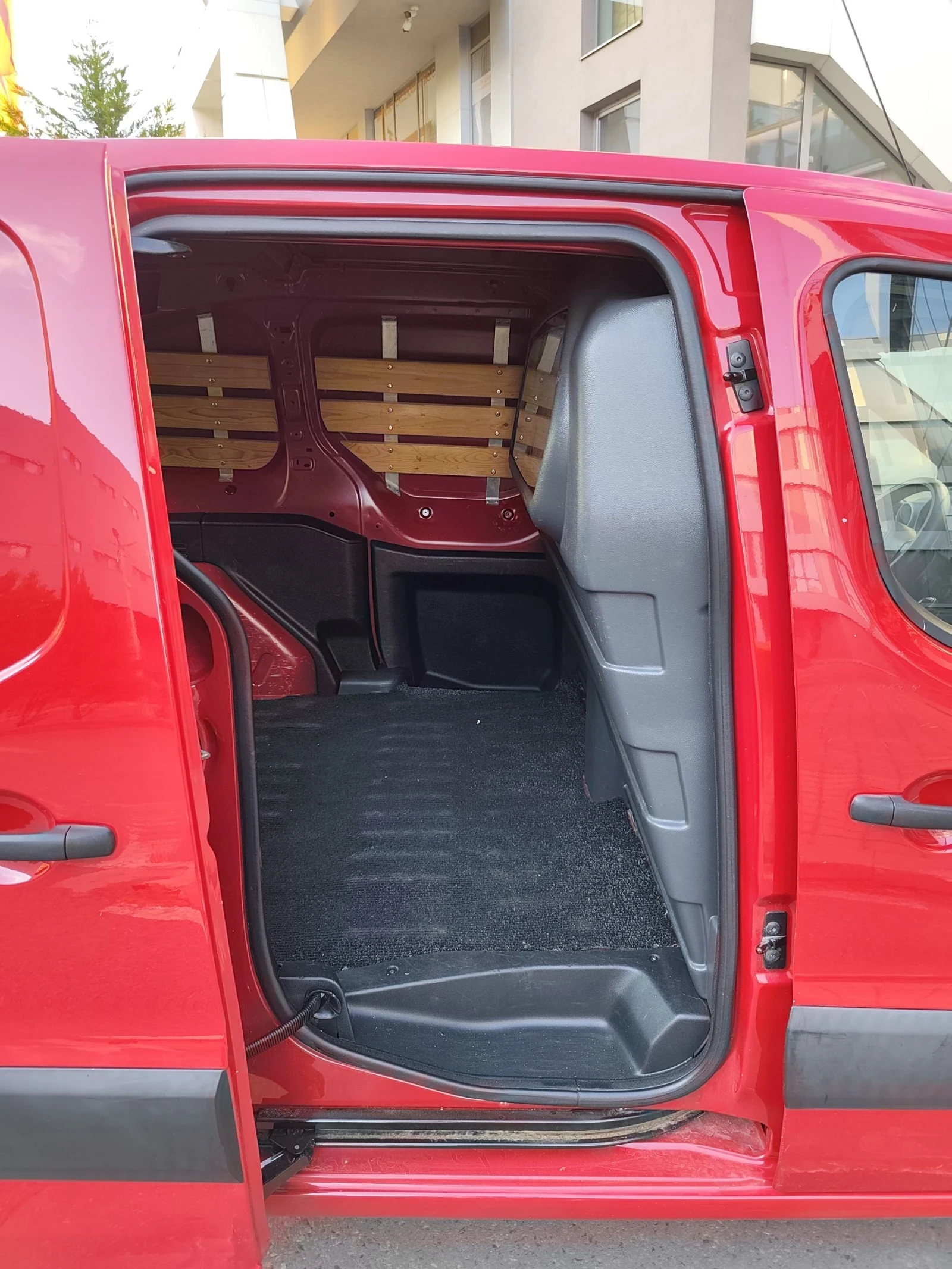 Citroen Berlingo 1.6HDI ТОП , NAVI , УНИКАЛЕН 100хил.км, снимка 15 - Автомобили и джипове - 54842528