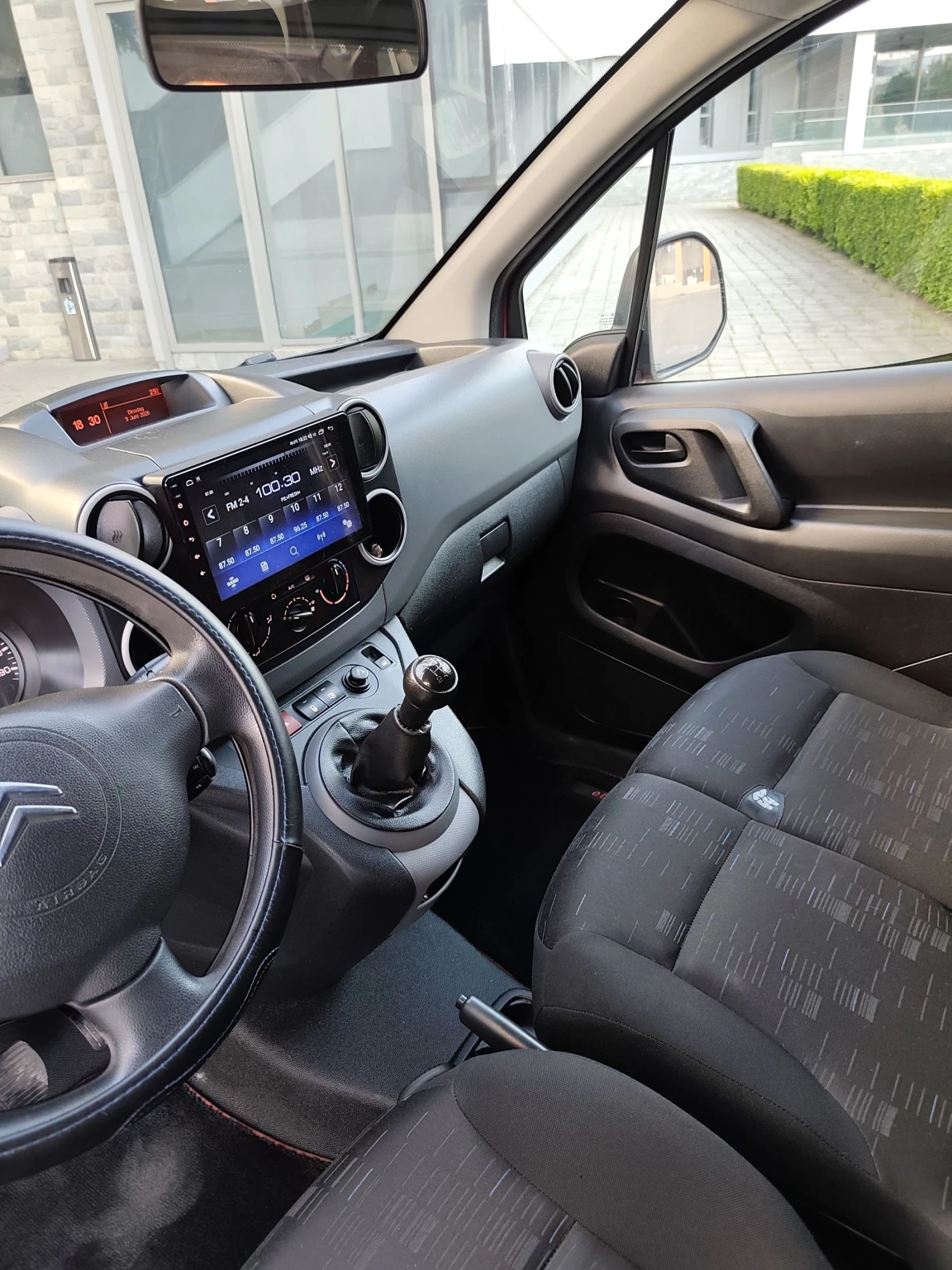 Citroen Berlingo 1.6HDI ТОП , NAVI , УНИКАЛЕН 100хил.км, снимка 11 - Автомобили и джипове - 54842528