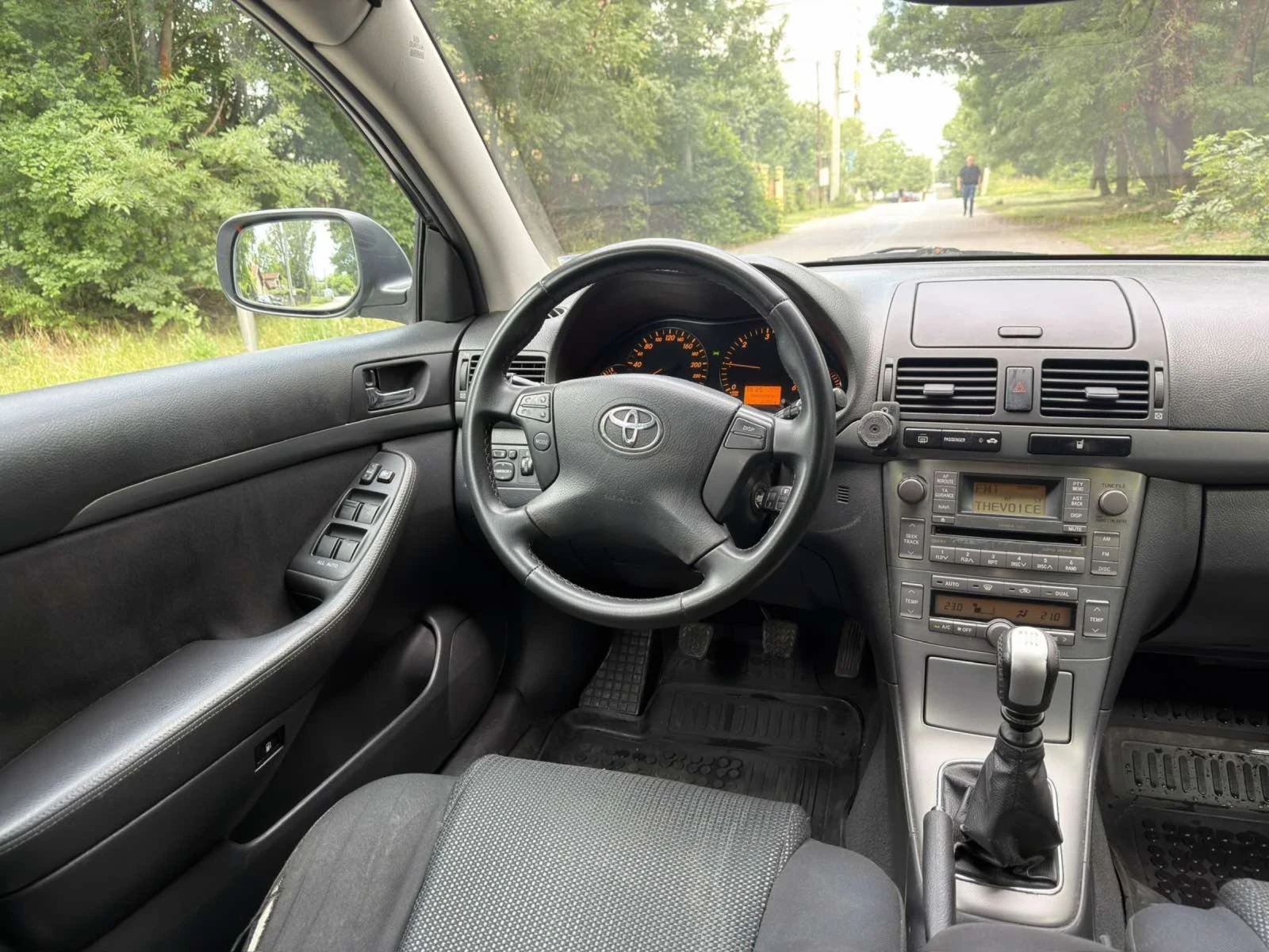 Toyota Avensis, снимка 12 - Автомобили и джипове - 54873395