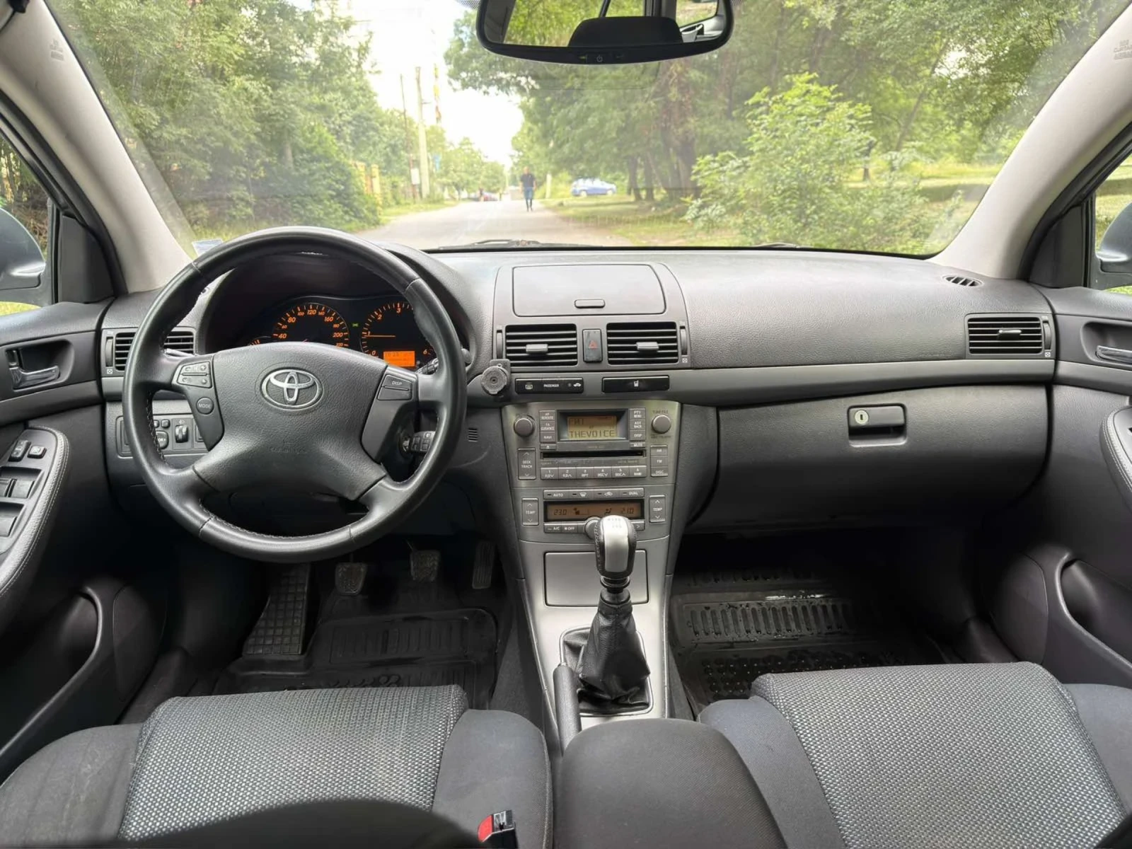 Toyota Avensis, снимка 10 - Автомобили и джипове - 54873395