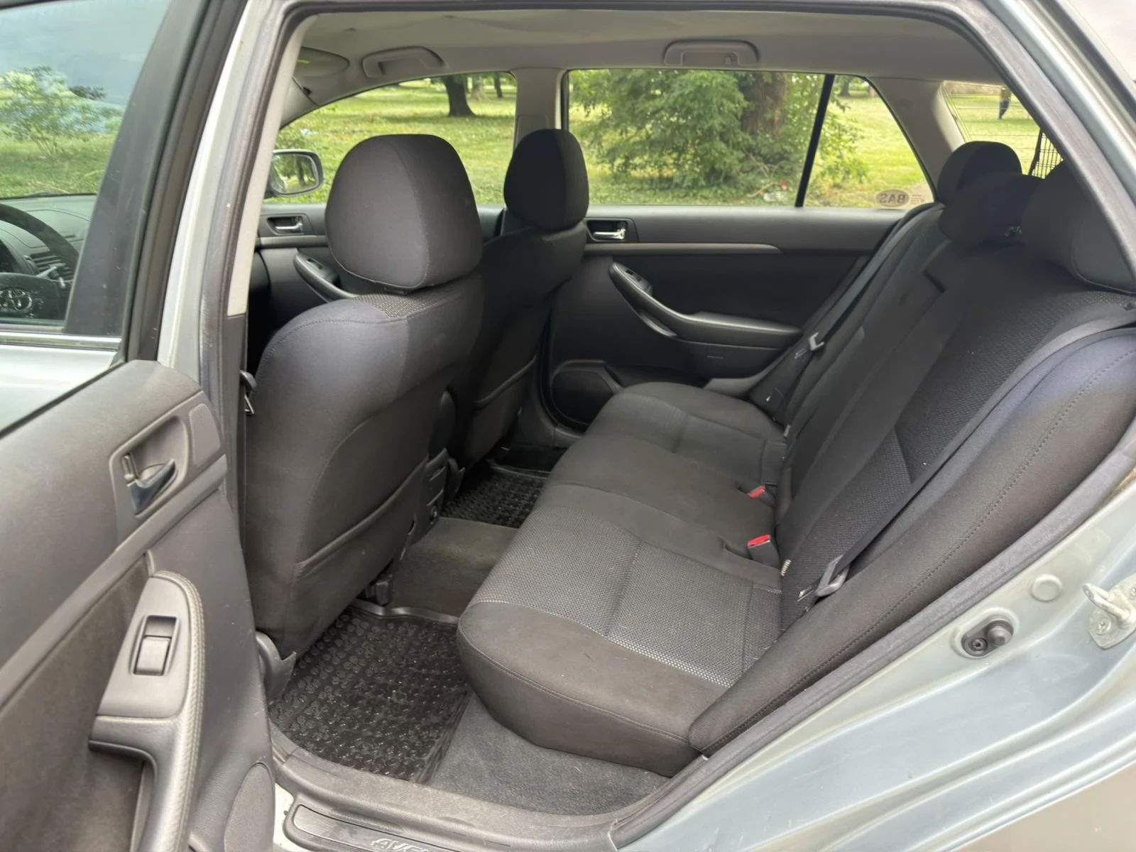 Toyota Avensis, снимка 11 - Автомобили и джипове - 54873395